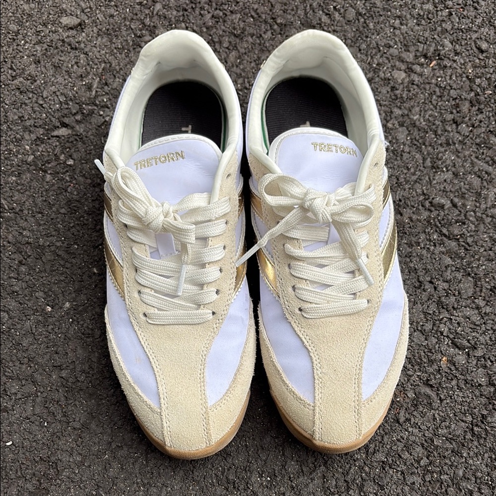 Tretorn Cream, White, and gold Casual Sneakers size 7.5 GUC